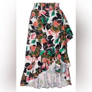 Beautiful Skirt, Misa Los Angeles